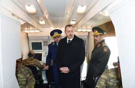 Президент Ильхам Алиев ознакомился с условиями, созданными в военном городке Н-ской воинской части ВВС минобороны