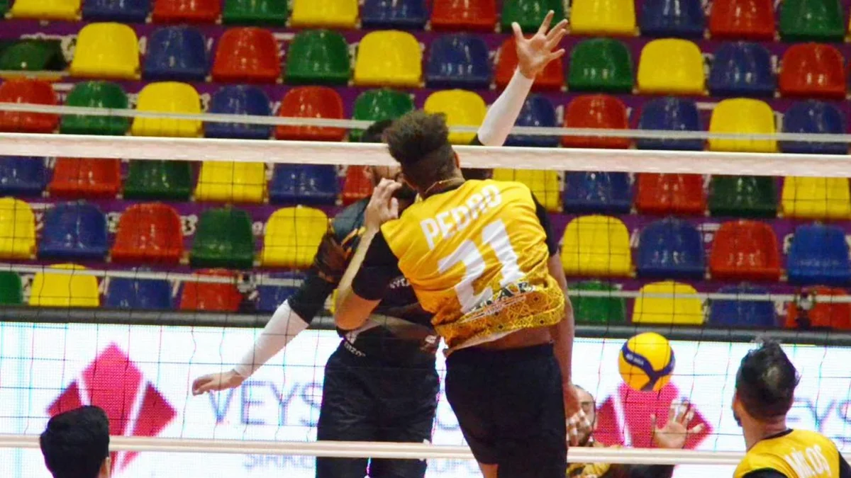 Azərbaycan voleybol çempionatında ilk finalçı müəyyənləşib