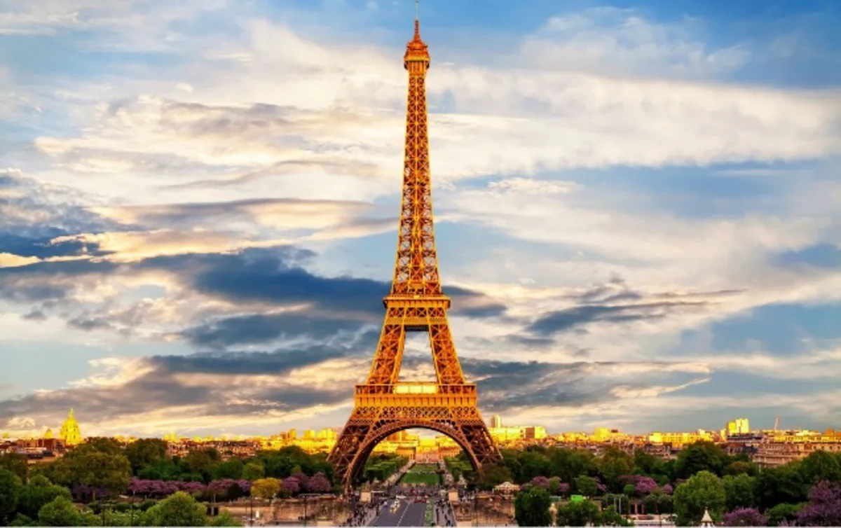 Paris Azərbaycan Evi səfirliyə hücumu pisləyən bəyanat yayıb