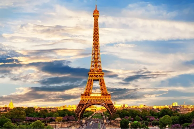 Paris Azərbaycan Evi səfirliyə hücumu pisləyən bəyanat yayıb