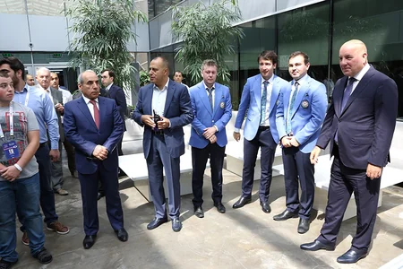 Crystal Hall hosts a meeting with Azerbaijani national chess team