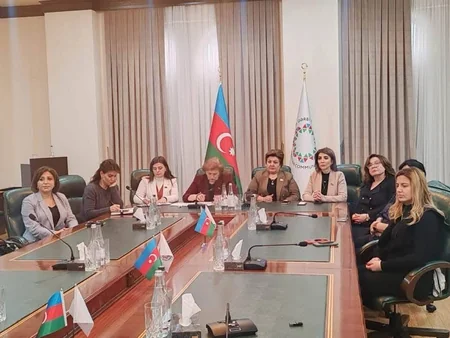 Qaçqınlıq və Qadınlar mövzusunda beynəlxalq konfrans keçirilib