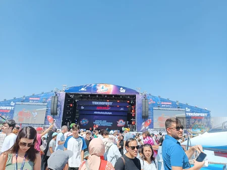 В Анкаре впервые проходит аэрокосмический и технологический фестиваль TEKNOFEST