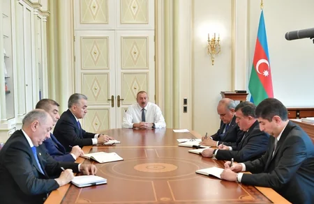 Президент Ильхам Алиев принял глав исполнительной власти городов Ширвана, Зардаба, Сураханского, Ясамальского, Хатаинского районов Баку - ОБНОВЛЕНО