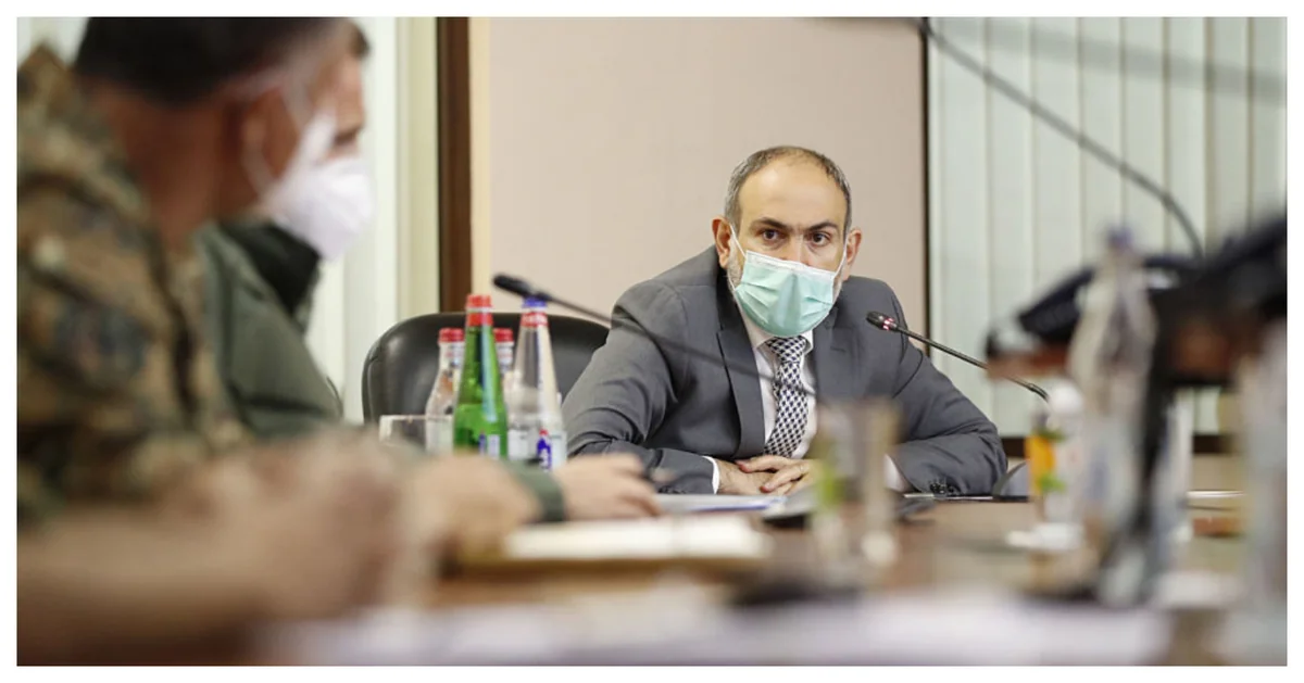 Paşinyan Baş Qərargahın şəxsi heyəti ilə görüşüb