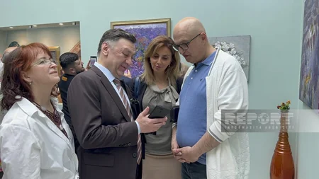 Moskvada azərbaycanlı rəssam Bayram Salamovun sərgisi açılıb