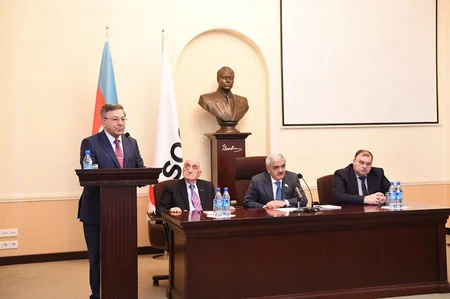 SOCAR-da yüksək dövlət təltiflərinə layiq görülmüş neftçilərə orden və medallar təqdim olunub - VİDEO