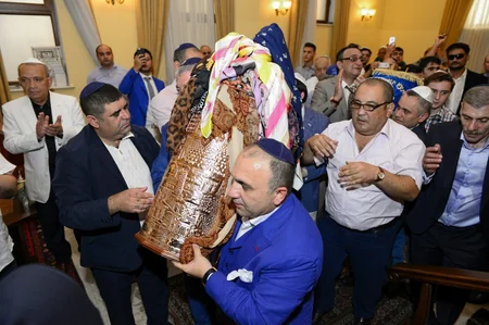 Mübariz Qurbanlı: “Azərbaycan bütün dini konfessiyalara hörmətlə yanaşır”