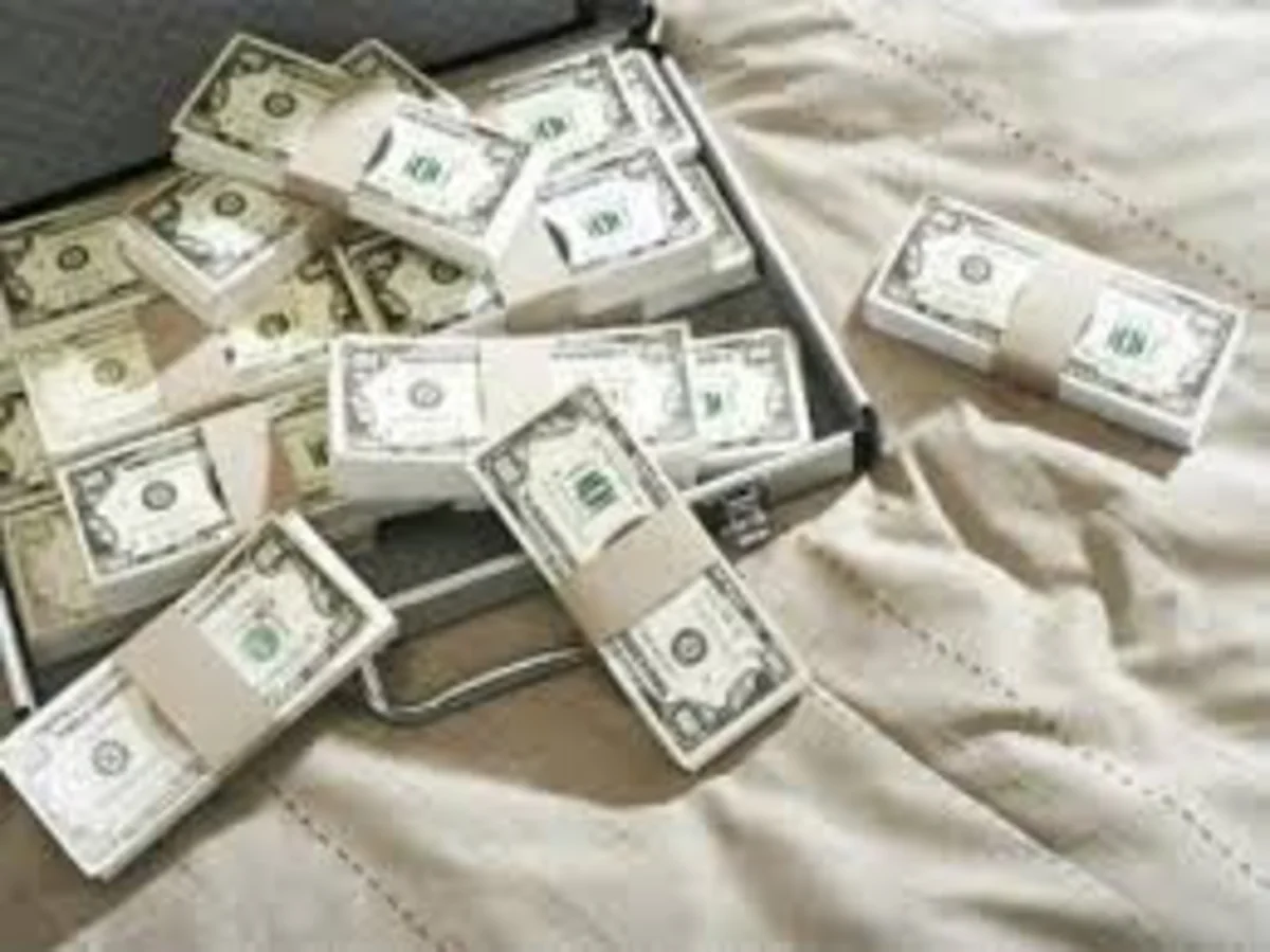 Спрос на наличные доллары в Азербайджане сократился