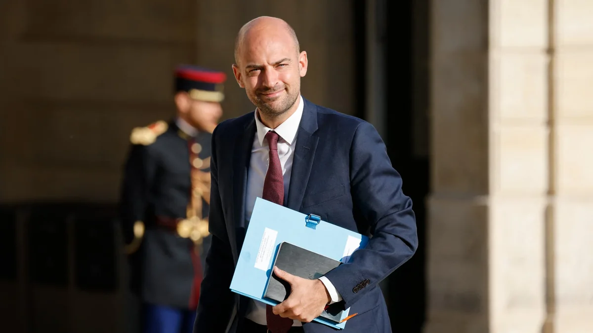 Глава МИД Франции посетит Украину