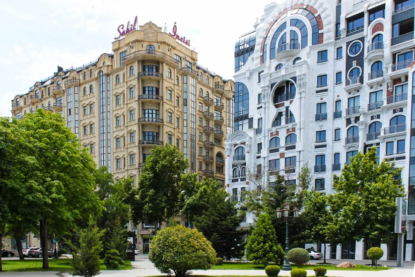 “Sahil” bağında silahlı şəxs həbs edildi