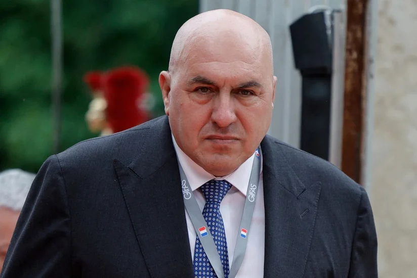 İtaliyanın müdafiə naziri təcili xəstəxanaya yerləşdirilib