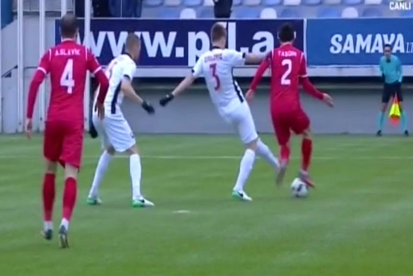 Azərbaycan Premyer Liqasının oyununda FIFA referisi kobud səhvə yol verib