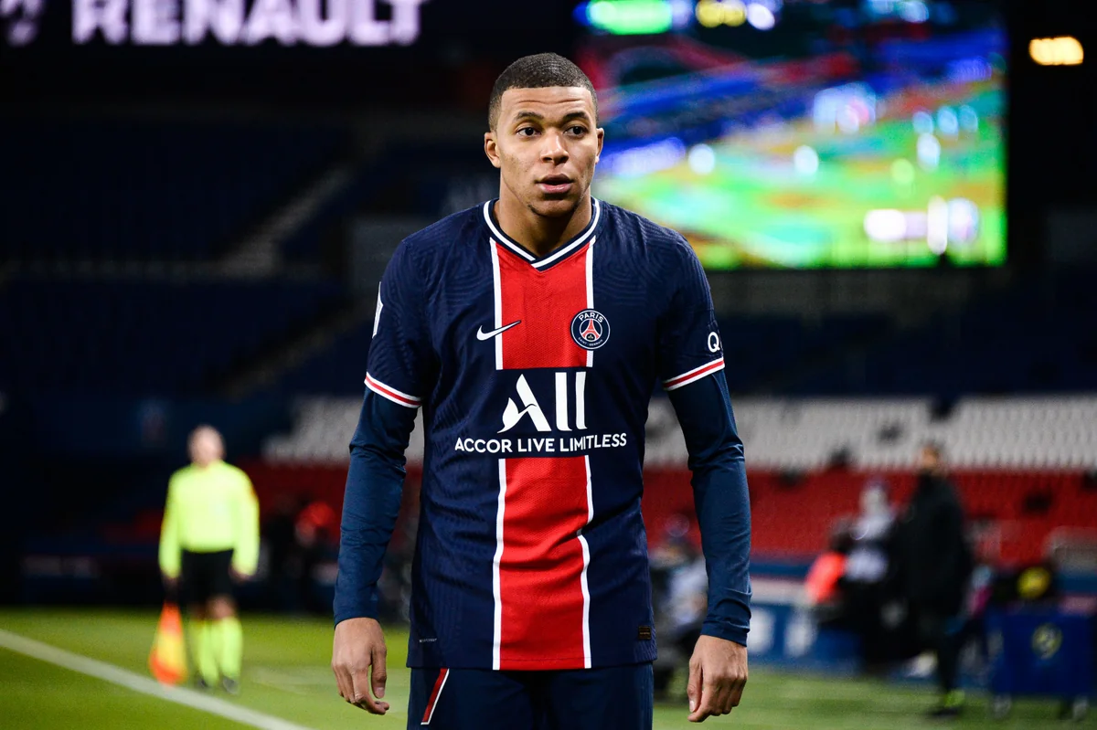 PSG offers Mbappé new contract