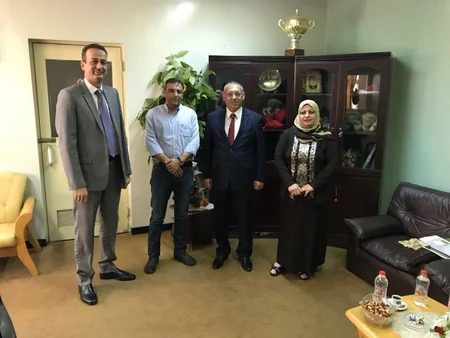Konsul Zəbi Axundov İraqda saxlanılan azərbaycanlı uşağa baş çəkib