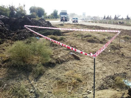 Ağcabədidə yol kənarından top mərmisi tapılıb