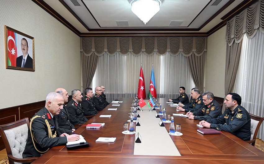 Baş Qərargah rəisi Türkiyə nümayəndə heyəti ilə regional təhlükəsizlik məsələlərini müzakirə edib