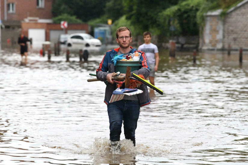 Death toll in US flash floods climbs to 5