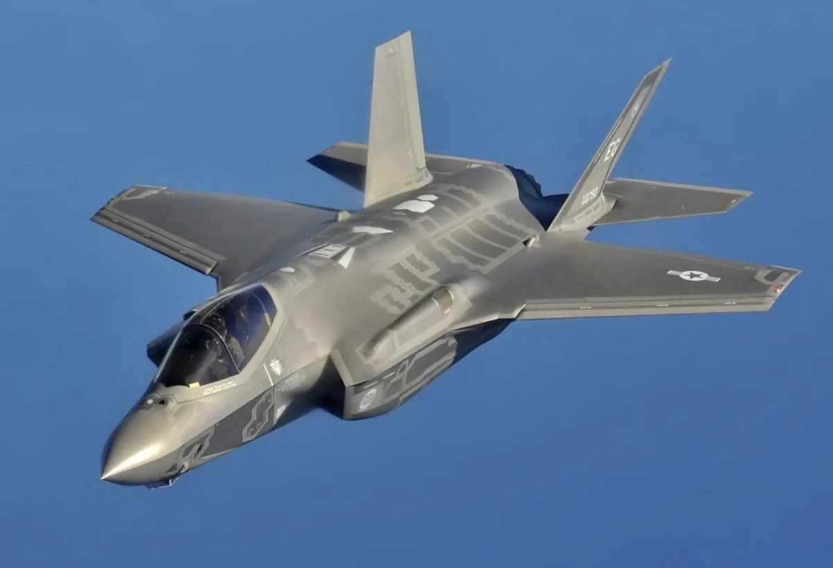 Запад может передать истребители F-16 Украине из-за перехода на F-35