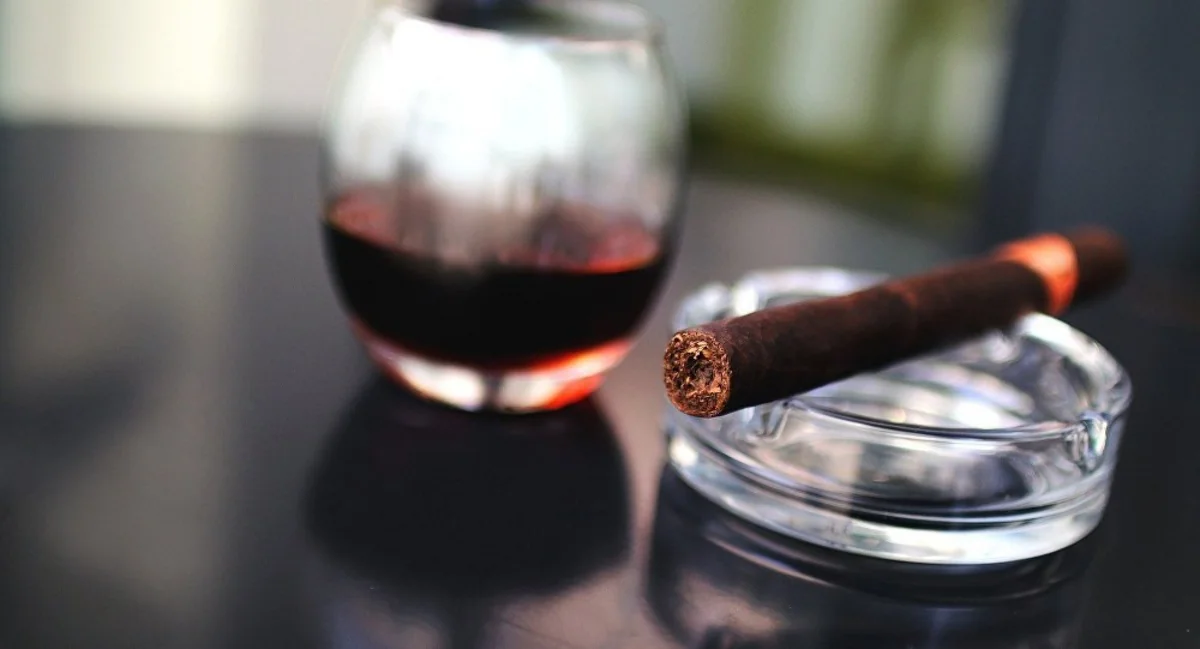 Azərbaycanda spirtli içki və tütün məmulatları bahalaşıb