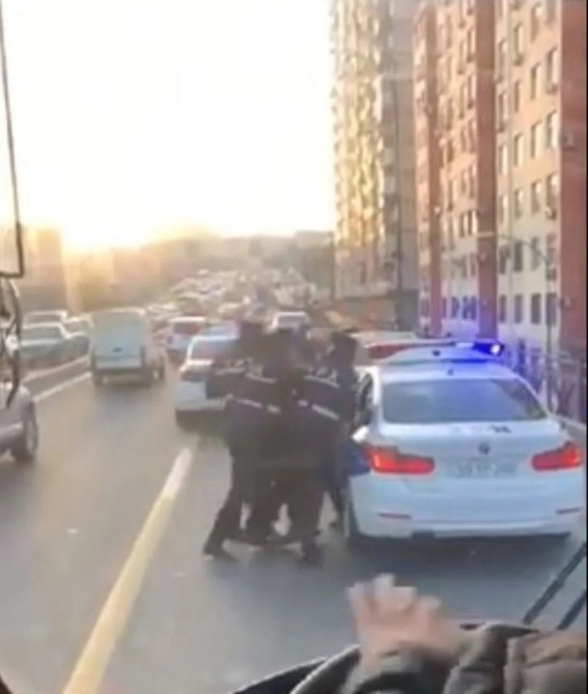 Bakı polisi sürücünün YPX maşını ilə aparılması görüntülərinə münasibət bildirib