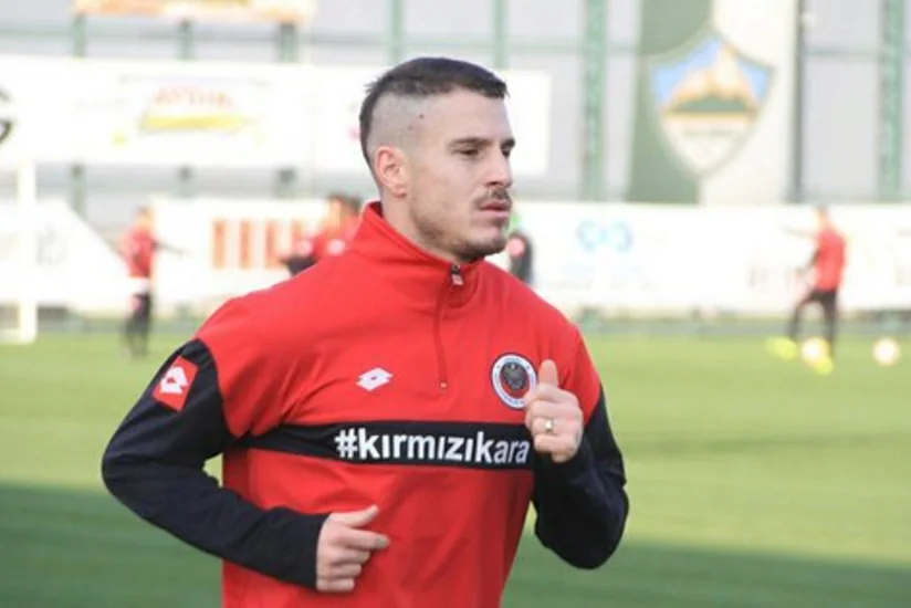 Bursaspordan ayrılan Azərbaycan millisinin futbolçuları yeni komandalarında fərqli qrafik cızırlar
