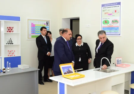 Ağdaşda orta məktəb binasının əsaslı təmirdən sonra açılış mərasimi keçirilib