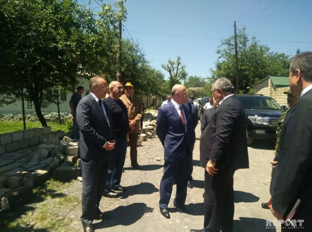 Kəmaləddin Heydərov zəlzələ bölgəsindəki vəziyyətlə tanış olub - FOTO