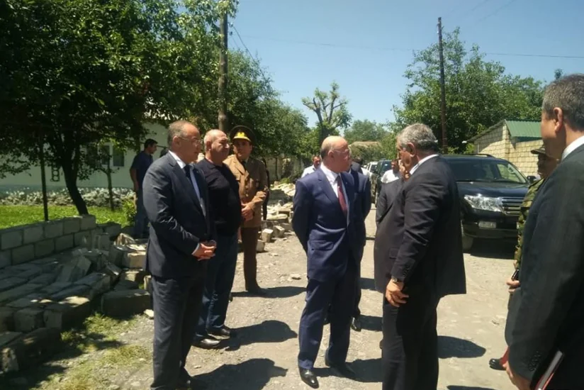 Kəmaləddin Heydərov zəlzələ bölgəsindəki vəziyyətlə tanış olub - FOTO
