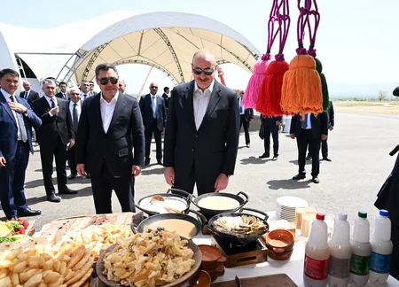 Президенты Азербайджана и Кыргызстана заложили фундамент школы села Хыдырлы
