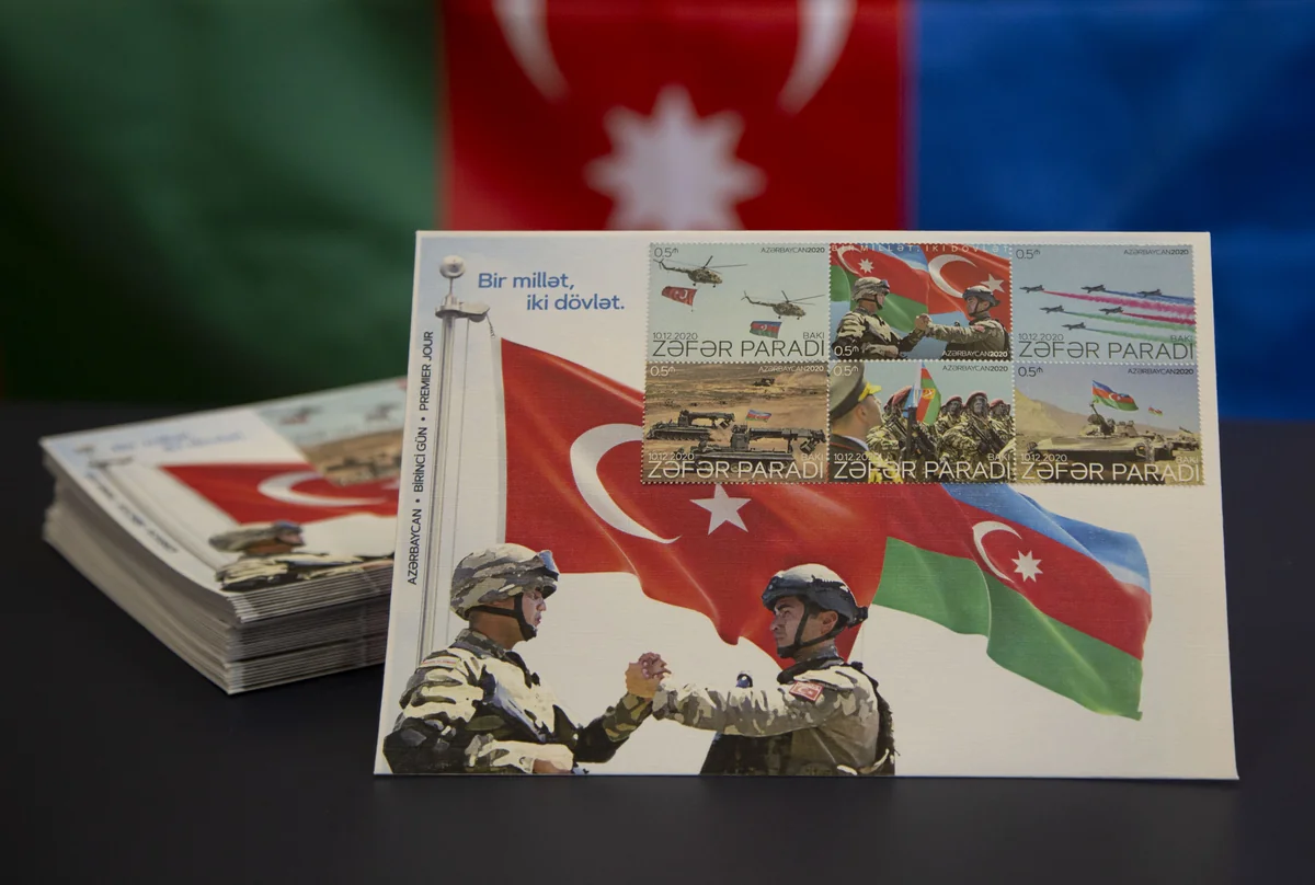 “Bir millət, iki dövlət. Zəfər paradı” poçt markası dövriyyəyə buraxılıb