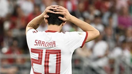 İranlı futbolçu Sərdar Azmun yol qəzasına düşüb