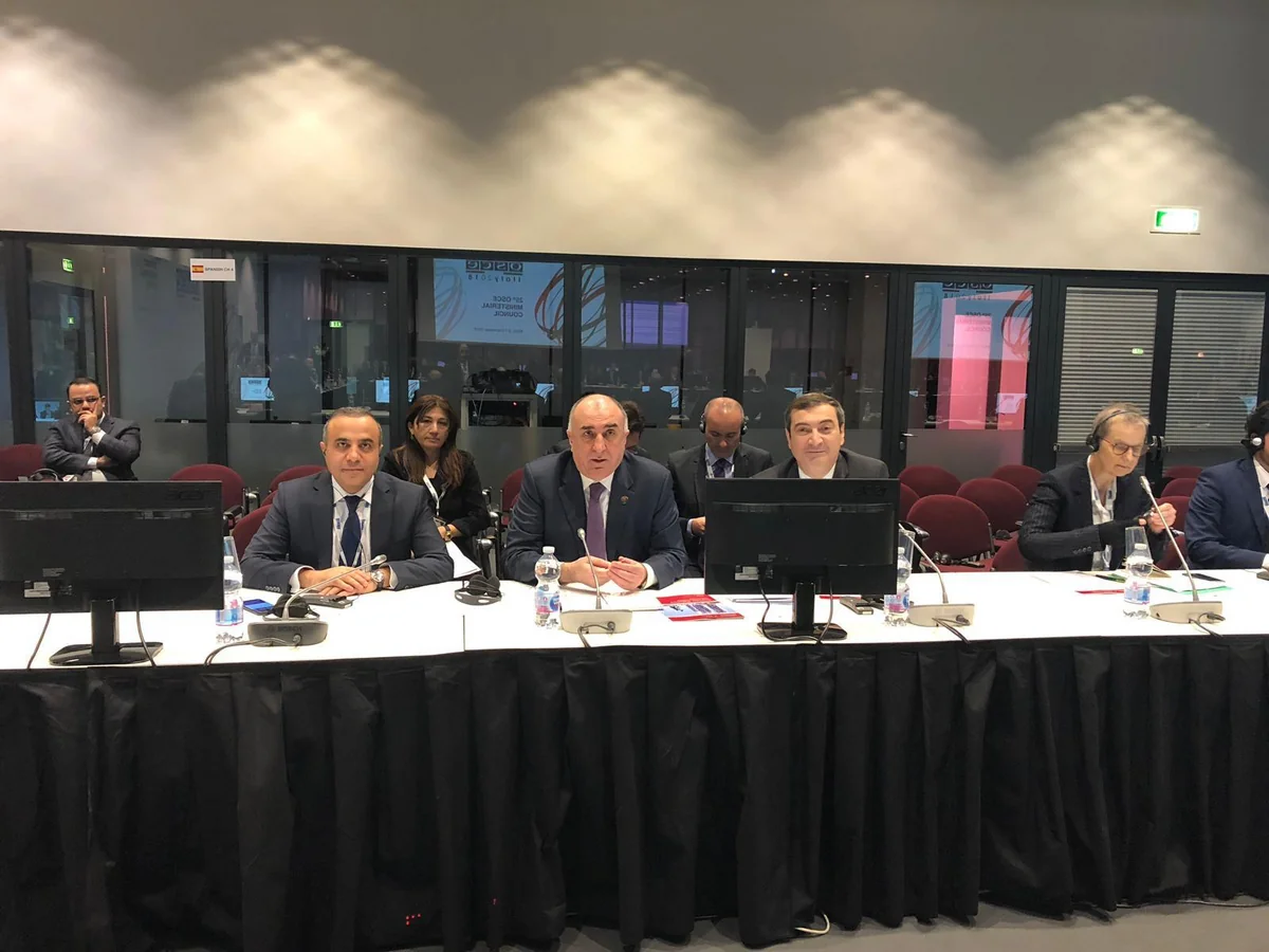 Elmar Məmmədyarov: Bir-birini tamamlayan etibarlı ticarət marşrutlarının müxtəlifliyi olmalıdır