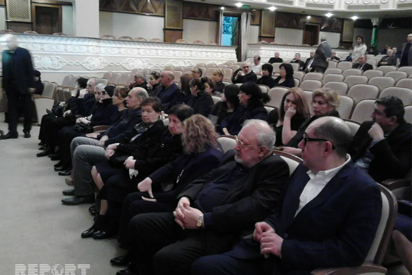 Rüstəm İbrahimbəyov Moskvaya qayıdıb