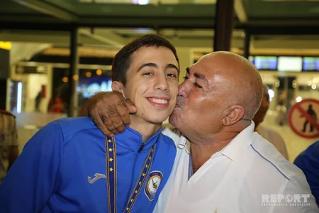 İlk dəfə Avropa çempionu olan Azərbaycanın cüdo yığması Vətənə qayıdıb - FOTO - VİDEO