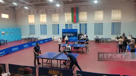 Protezlə təmin edilən müharibə əlilləri arasında stolüstü tennis yarışı keçirilib