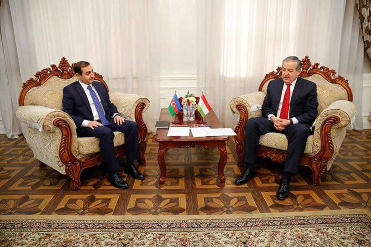 Azərbaycanın Tacikistandakı yeni səfiri etimadnaməsini bu ölkənin XİN rəhbərinə təqdim edib