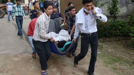 ​Hindistan Nepala xilasedicilər və tibbi yardım göndərir