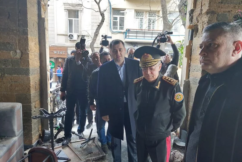 Глава МЧС прибыл на место взрыва в Баку