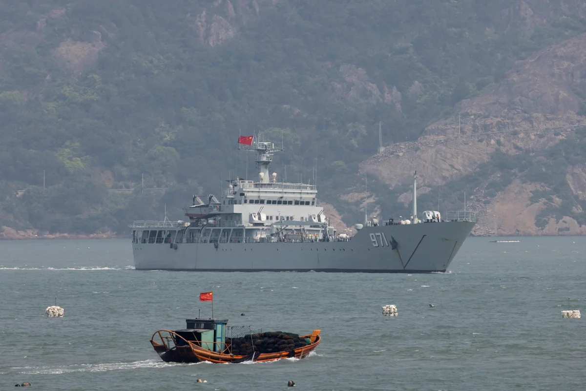 Chinese army conducts live-fire exercises on east coast