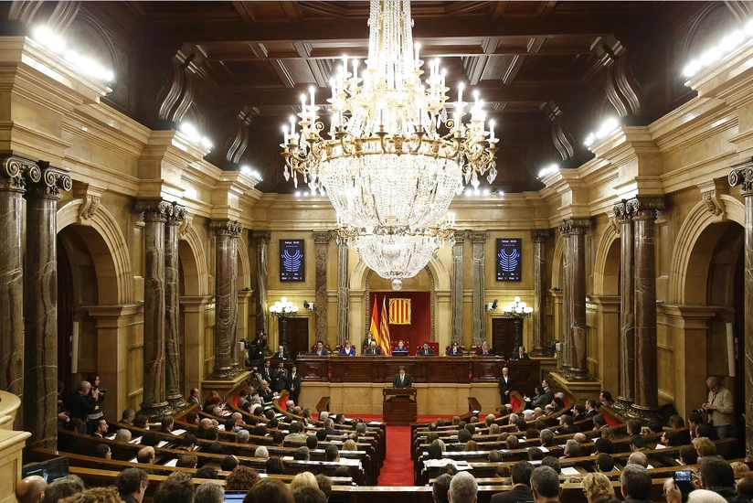 Katalonya parlamenti əyalətin müstəqilliyini elan edib