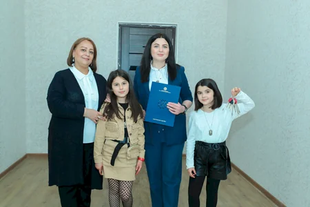 Bakıda yeni yaşayış kompleksindən 200 mənzil şəhid ailələri və müharibə əlillərinə təqdim edilib