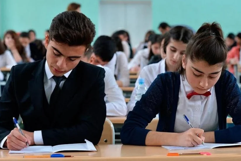 В Азербайджане более 84 тысяч выпускников попрощаются со школой