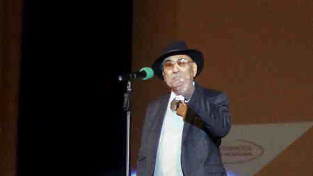 Xalq artisti Özbəkistandan qayıdıb