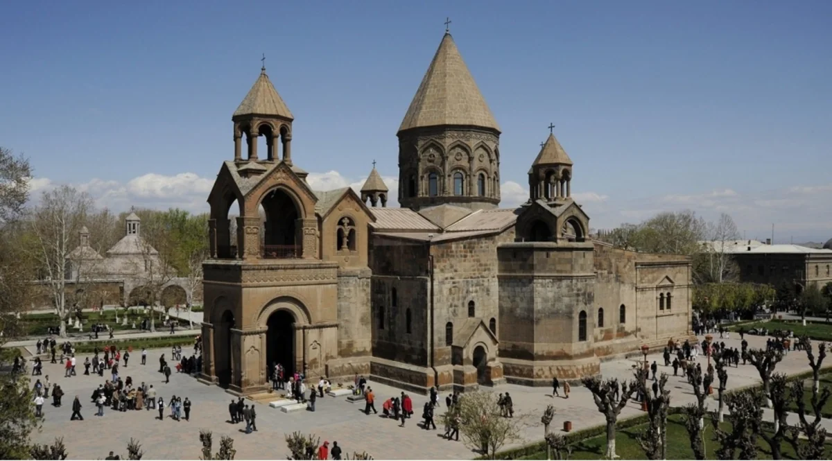 Ermənistanda daha bir arxiyepiskopun iqamətgahında axtarış aparılıb