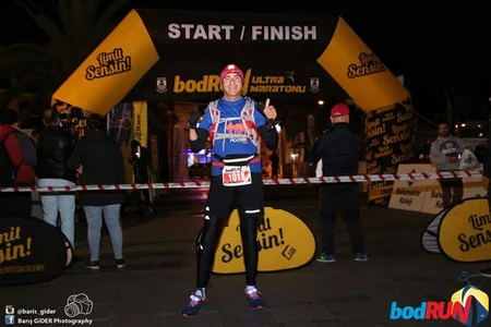 Azerbaijani athlete gets special medal at BodRUN ultramarathon