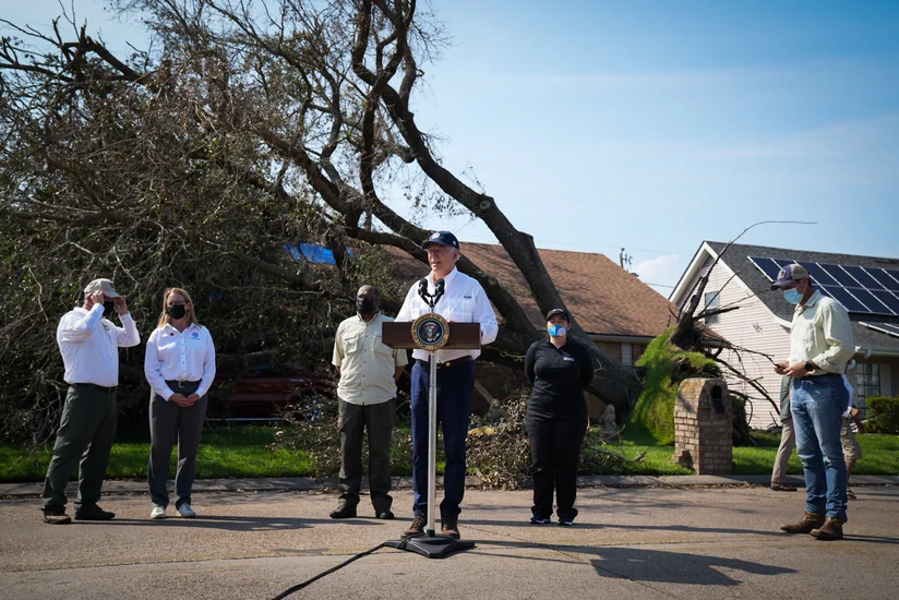 Байден посетил пострадавший от урагана Ида Новый Орлеан