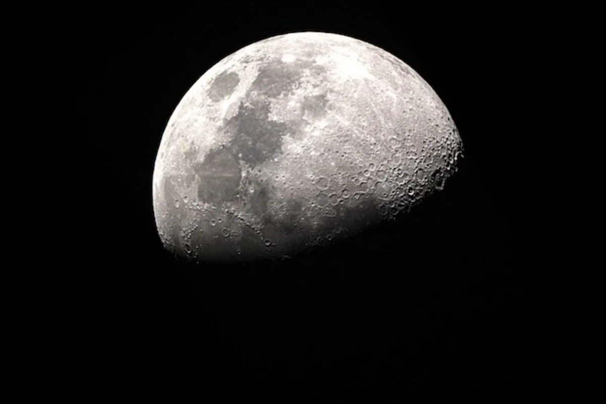 Chang'e 4 spacecraft sends first images after landing on far side of the Moon - PHOTO - UPDATED