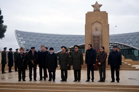 Həzi Aslanovun xatirə mərasimi keçirilib - FOTO