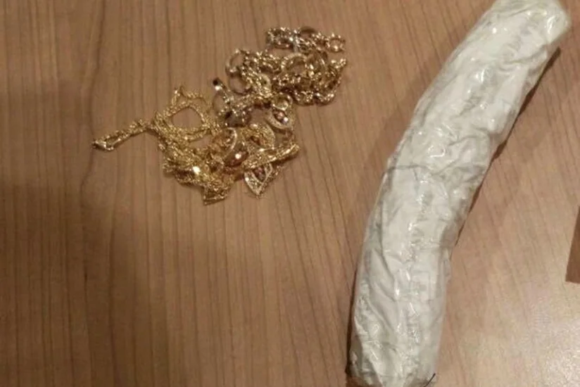 Azərbaycana külli miqdarda zərgərlik məmulatının qanunsuz yolla gətirilməsinin qarşısı alınıb